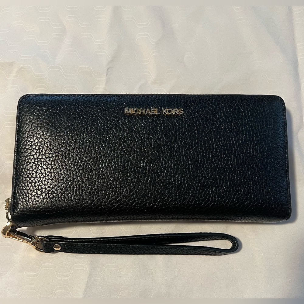 Michael Kors Wristlet Wallet - new without tags